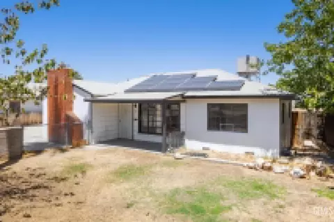 Other - 704 B St, Taft, CA 93268 photo 3 of 7
