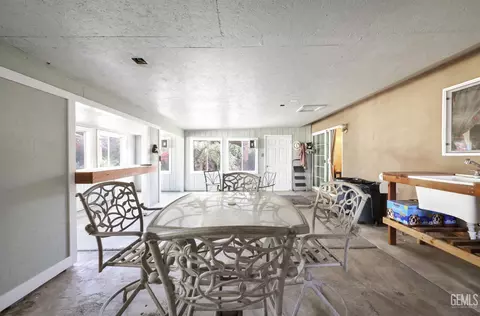 Exterior - 140 Langford Ave, Arvin, CA 93203 photo 9 of 11