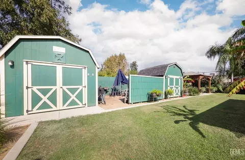 Exterior - 140 Langford Ave, Arvin, CA 93203 photo 4 of 11