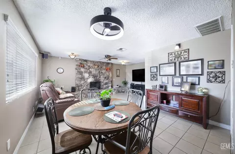 Dining - 140 Langford Ave, Arvin, CA 93203 photo 2 of 2