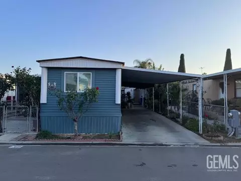 2042 Girard St #130, Delano, CA 93215