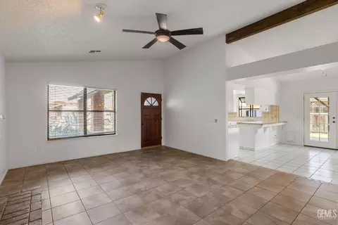 Living - 4101 Thatch Ave, Bakersfield, CA 93313 photo 5 of 7