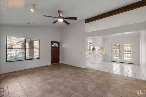 Living - 4101 Thatch Ave, Bakersfield, CA 93313 photo 6 of 7