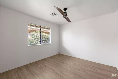 Bedroom - 4101 Thatch Ave, Bakersfield, CA 93313 photo 4 of 4