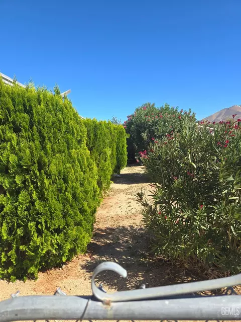 9005 Apache, Weldon, CA 93283 photo 17