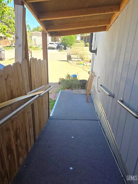 9005 Apache, Weldon, CA 93283 photo 3