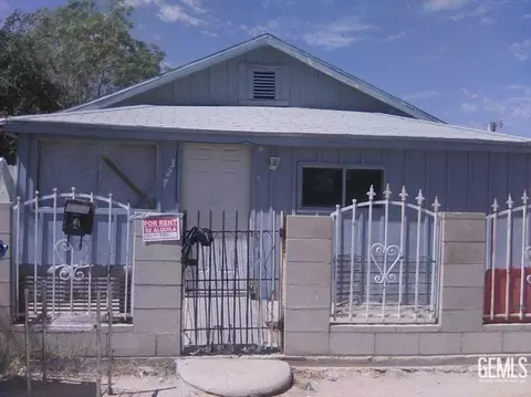 327 Olive Ave, Taft, CA 93268