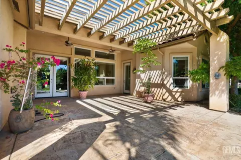 Exterior - 2231 Crocus Dr, Bakersfield, CA 93311 photo 4 of 5