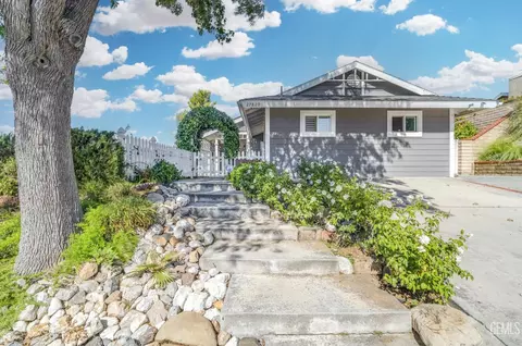 27829 Carnegie Ave, Santa Clarita, CA 91350