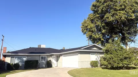 3004 Saratoga St, Bakersfield, CA 93306