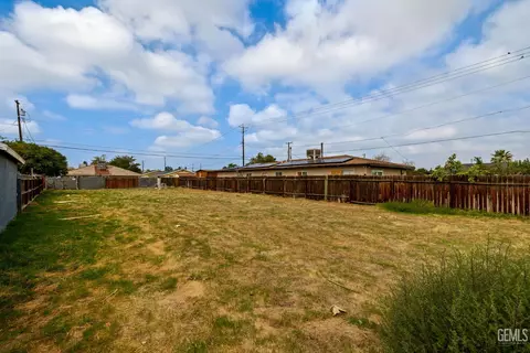 142 Northrup St, Bakersfield, CA 93307 photo 16