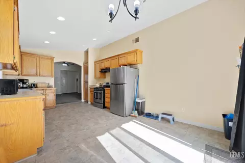 619 Lucard St, Taft, CA 93268 photo 25