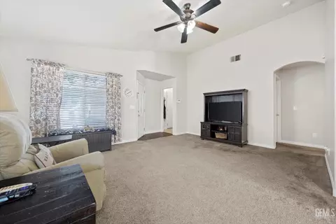 619 Lucard St, Taft, CA 93268 photo 17