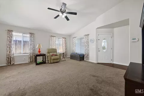 619 Lucard St, Taft, CA 93268 photo 15