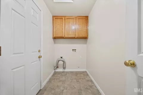 619 Lucard St, Taft, CA 93268 photo 35