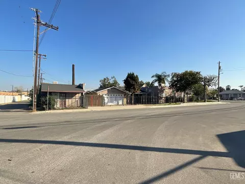 View/Area - 1302 E 19th St, Bakersfield, CA 93305 photo 1 of 1