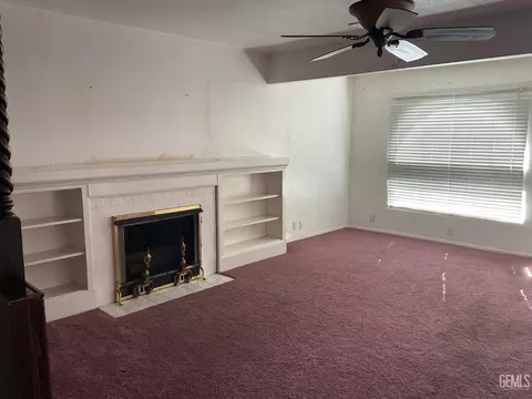 Living - 1302 E 19th St, Bakersfield, CA 93305 photo 1 of 4
