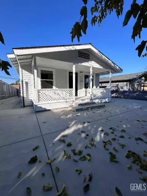 314 Philippine St, Taft, CA 93268 photo 1