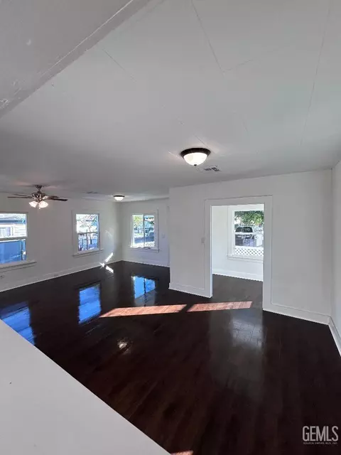 314 Philippine St, Taft, CA 93268 photo 3