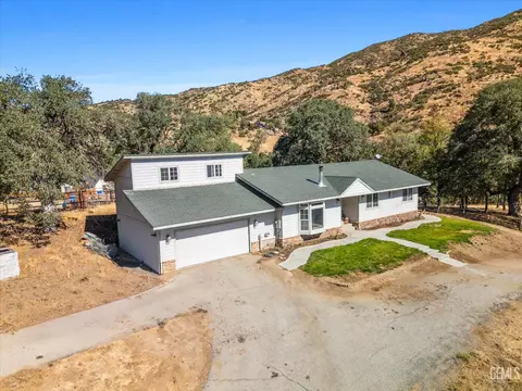 26001 Cumberland Rd, Tehachapi, CA 93561 photo 1