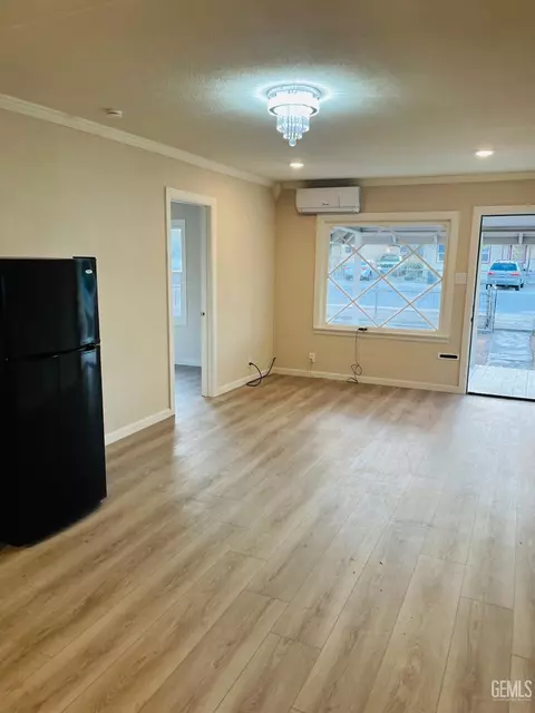 412 Pierce St, Taft, CA 93268 photo 9
