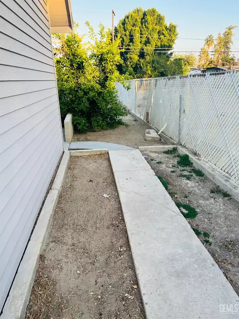 412 Pierce St, Taft, CA 93268 photo 5