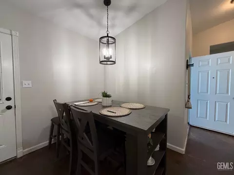Dining - 9115 Maxwell Ct, Lamont, CA 93241 photo 1 of 1