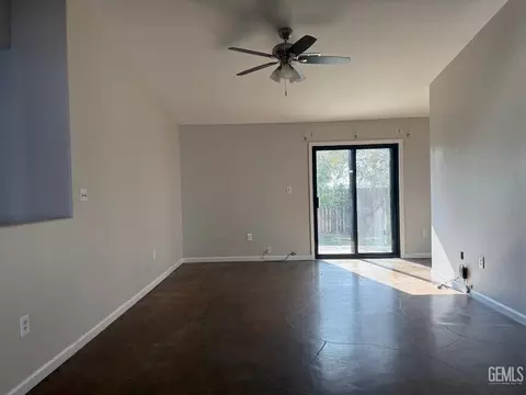 Living - 9115 Maxwell Ct, Lamont, CA 93241 photo 2 of 3