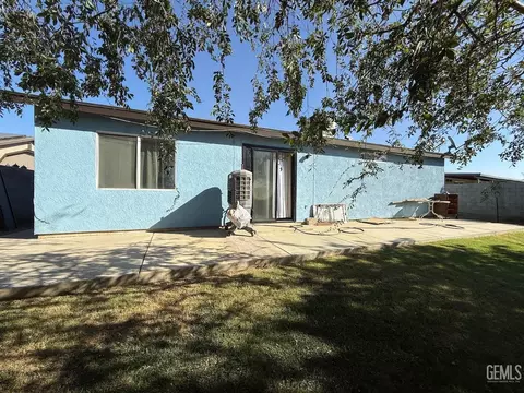Exterior - 9115 Maxwell Ct, Lamont, CA 93241 photo 2 of 4