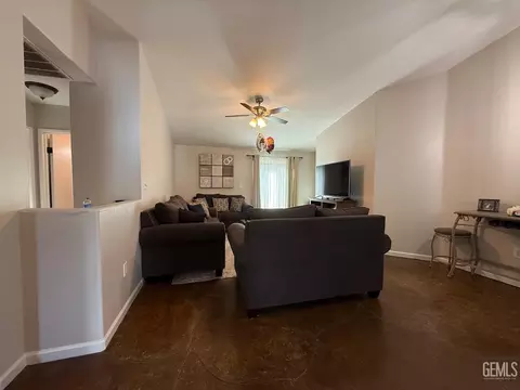Living - 9115 Maxwell Ct, Lamont, CA 93241 photo 1 of 3