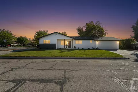 Exterior - 402 W A St, Tehachapi, CA 93561 photo 1 of 14