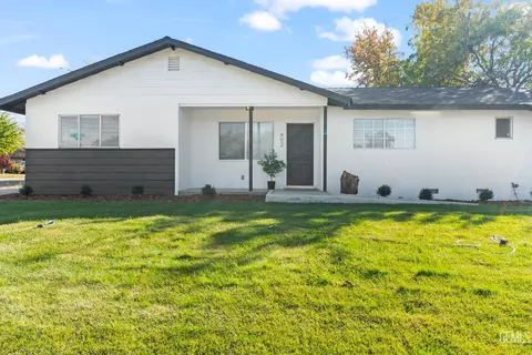 Exterior - 402 W A St, Tehachapi, CA 93561 photo 4 of 14
