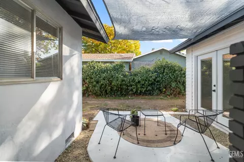 Exterior - 402 W A St, Tehachapi, CA 93561 photo 6 of 14