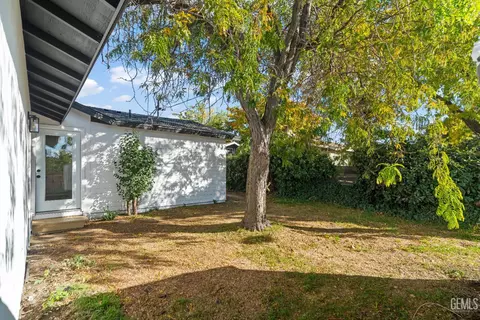 Exterior - 402 W A St, Tehachapi, CA 93561 photo 14 of 14