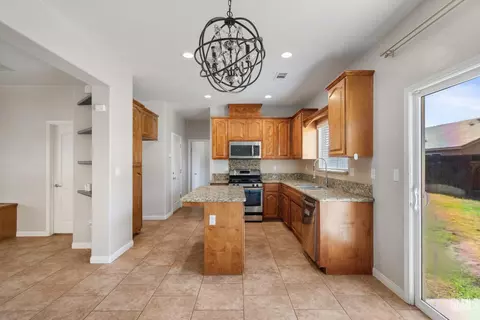 411 Goldspire Ct, Wasco, CA 93280 photo 7