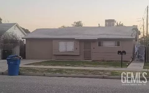 619 Ann Arbor Dr, Bakersfield, CA 93308