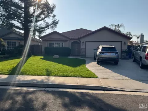 6815 Pompadour Ct, Bakersfield, CA 93312