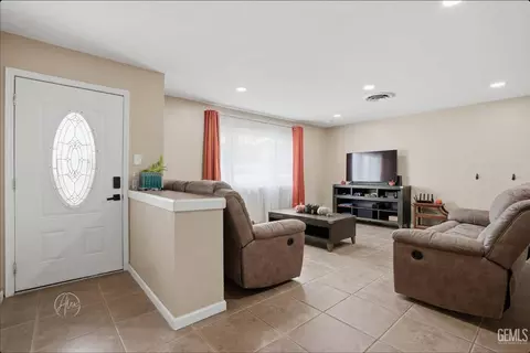 517 Grant Ter, Taft, CA 93268 photo 6