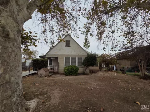 16 Vernal Pl, Bakersfield, CA 93304