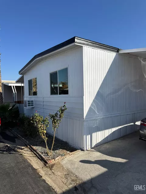153 Hickorywood Ln, Bakersfield, CA 93308
