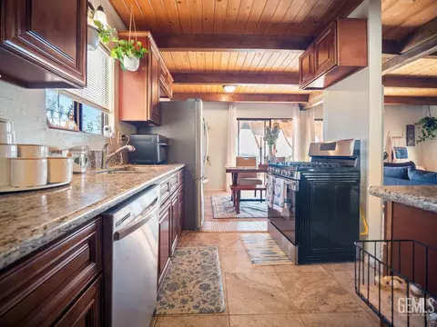 25001 Paramount Dr, Tehachapi, CA 93561 photo 7