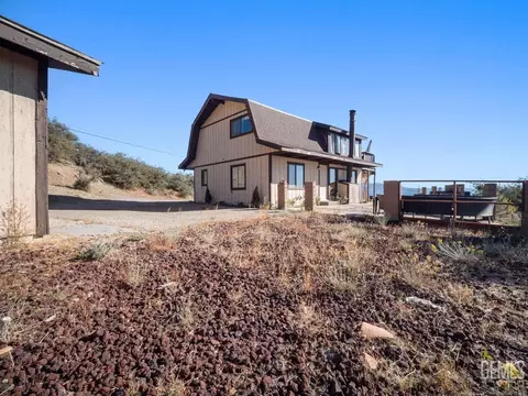 25001 Paramount Dr, Tehachapi, CA 93561 photo 36