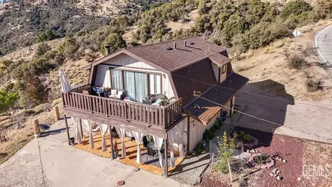 25001 Paramount Dr, Tehachapi, CA 93561 photo 5