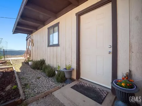 25001 Paramount Dr, Tehachapi, CA 93561 photo 33