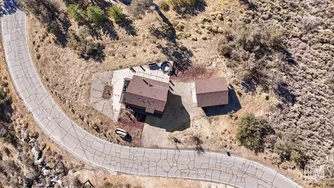 25001 Paramount Dr, Tehachapi, CA 93561 photo 3