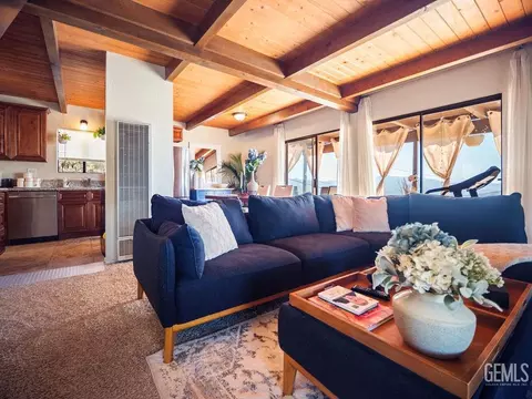 25001 Paramount Dr, Tehachapi, CA 93561 photo 13