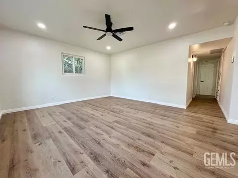 Living - 421 Curtis Ave, Shafter, CA 93263 photo 1 of 2
