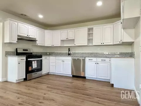 Kitchen - 421 Curtis Ave, Shafter, CA 93263 photo 1 of 2