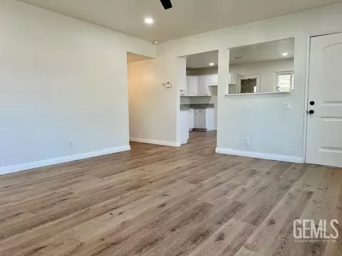 Living - 421 Curtis Ave, Shafter, CA 93263 photo 2 of 2