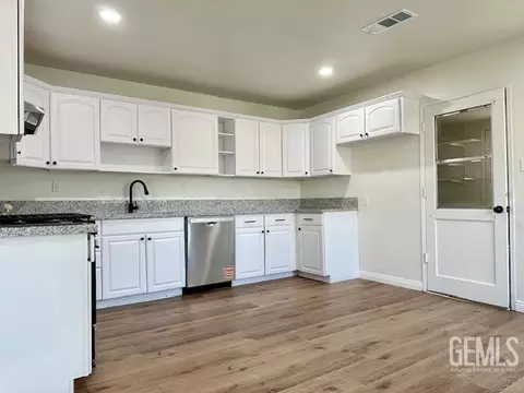 Kitchen - 421 Curtis Ave, Shafter, CA 93263 photo 2 of 2